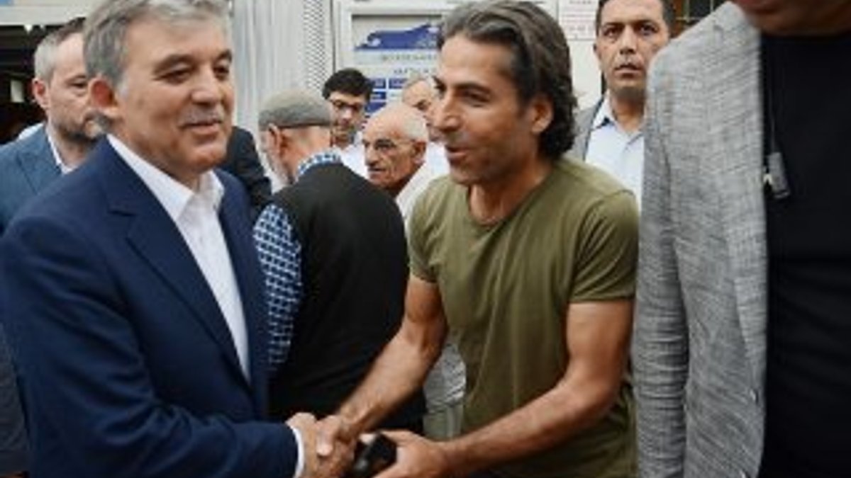 Abdullah Gül, bayram namazını Beykoz'da kıldı