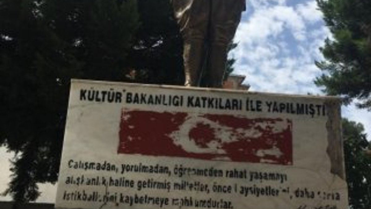 Atatürk heykelinin bakımsız hali tepki topladı