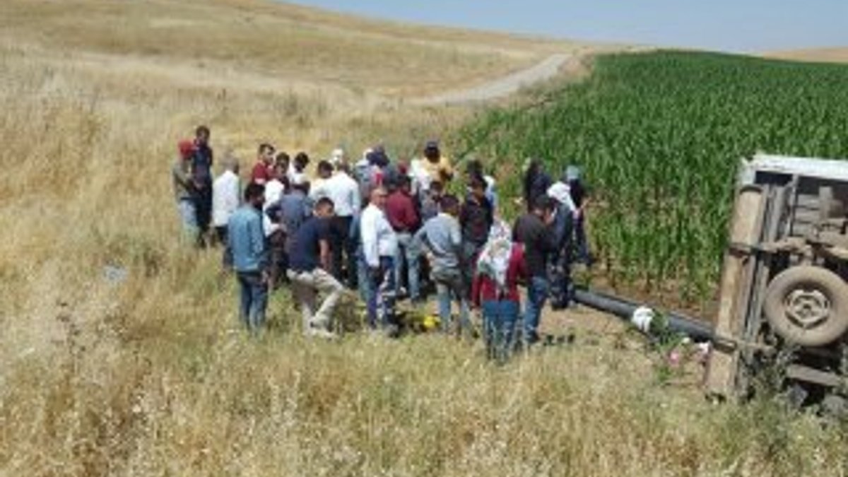 Diyarbakır'da tarım işçilerini taşıyan pikap devrildi