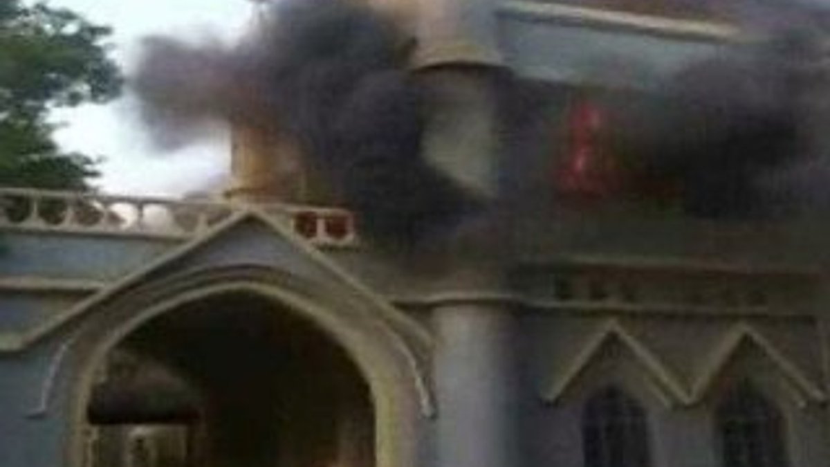 Hindistan'da yüksek mahkeme binasında yangın