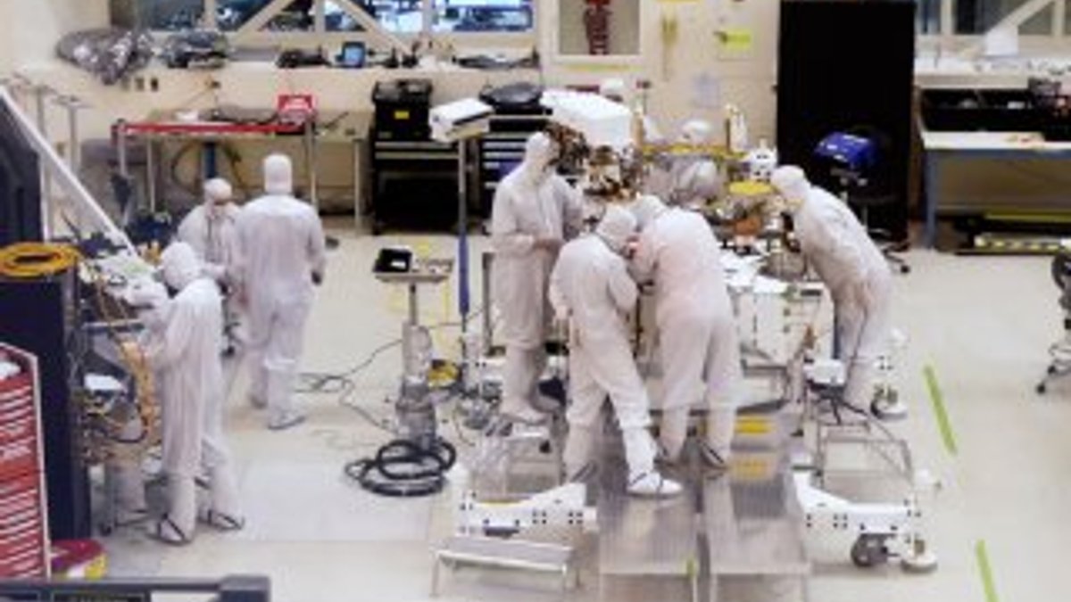 NASA, yeni Mars aracının üretimini canlı yayınlıyor