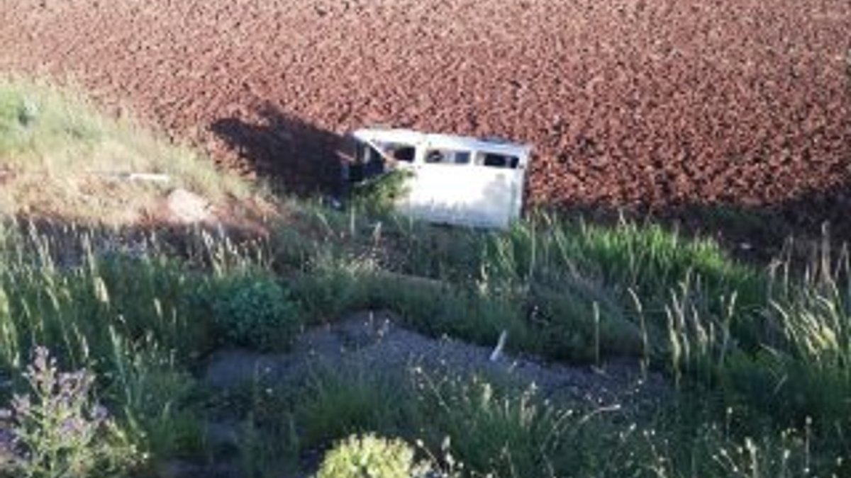 Sivas'ta minibüs şarampole devrildi: 16 yaralı