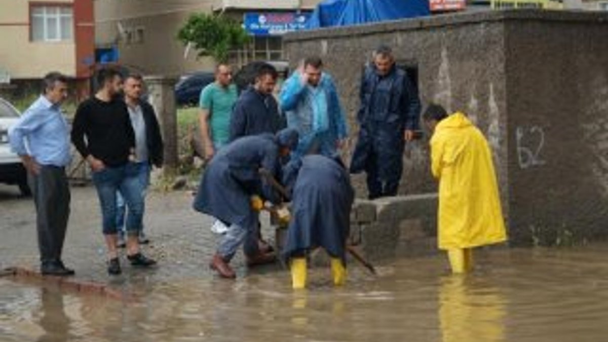 Nevşehir’de dolu ve yağmur su baskınlarına neden oldu