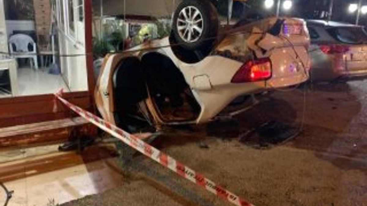Sancaktepe'de otomobil takla attı: Biri ağır, 2 yaralı
