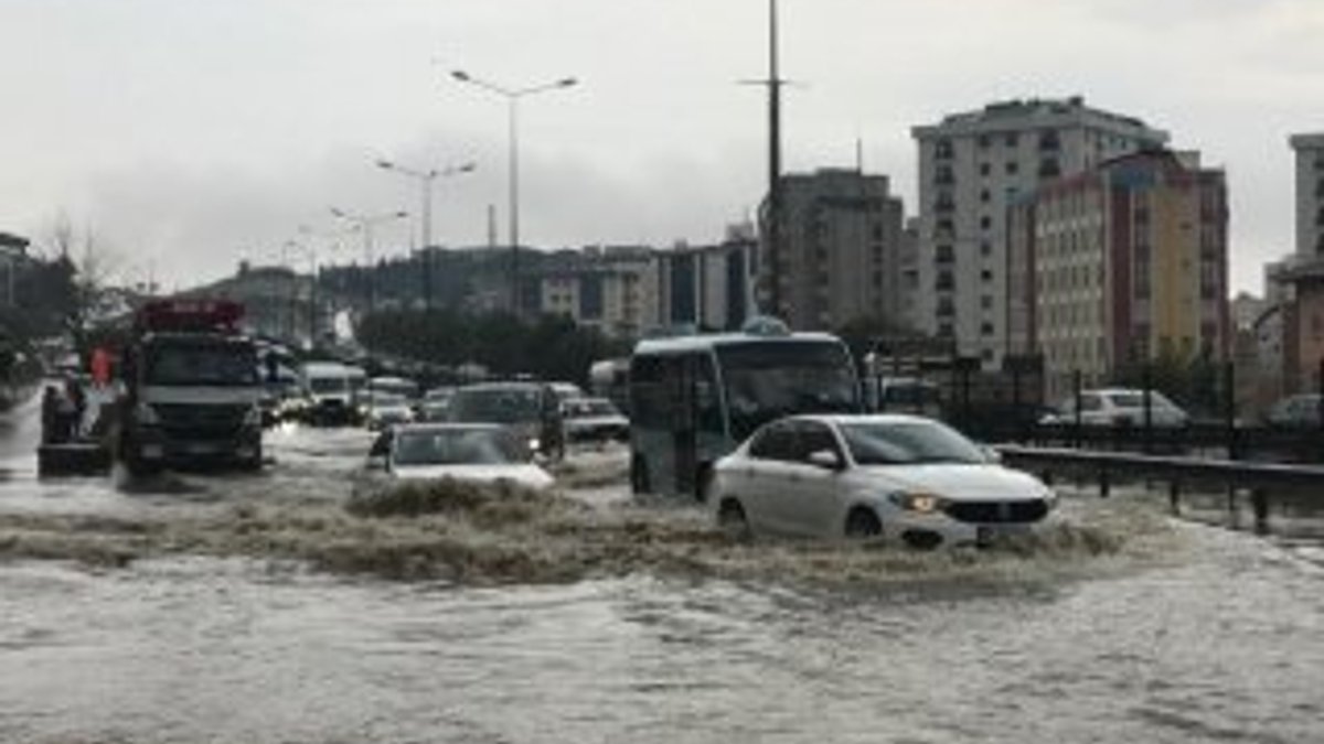 İstanbul'da 3 ilçede sağanak yağış