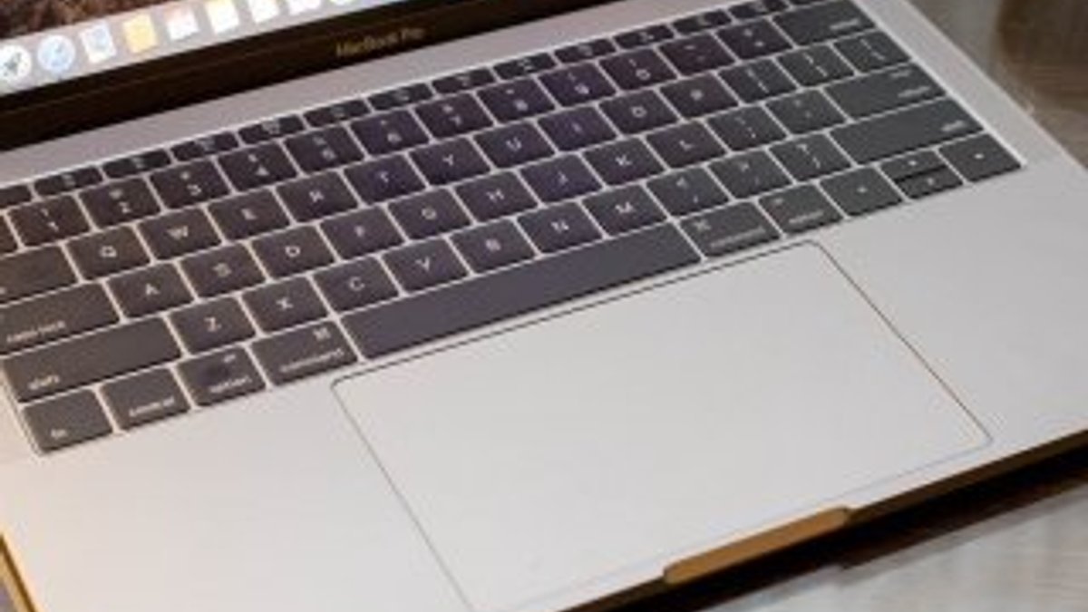 Patlayan MacBook Pro bataryası hasara neden oldu