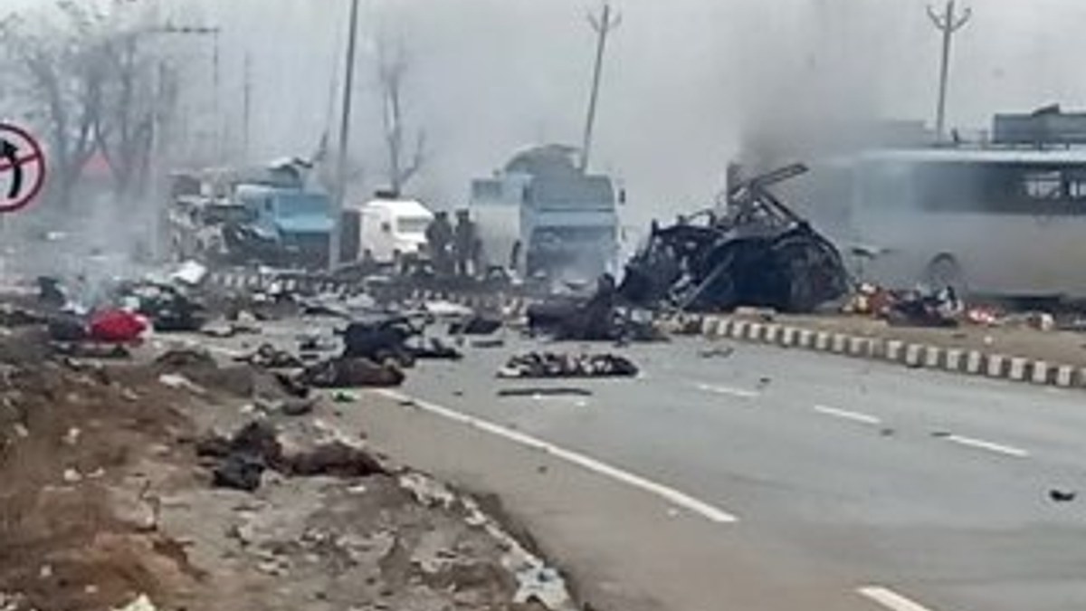 Kenya'da 12 polis bombalı saldırıda öldü