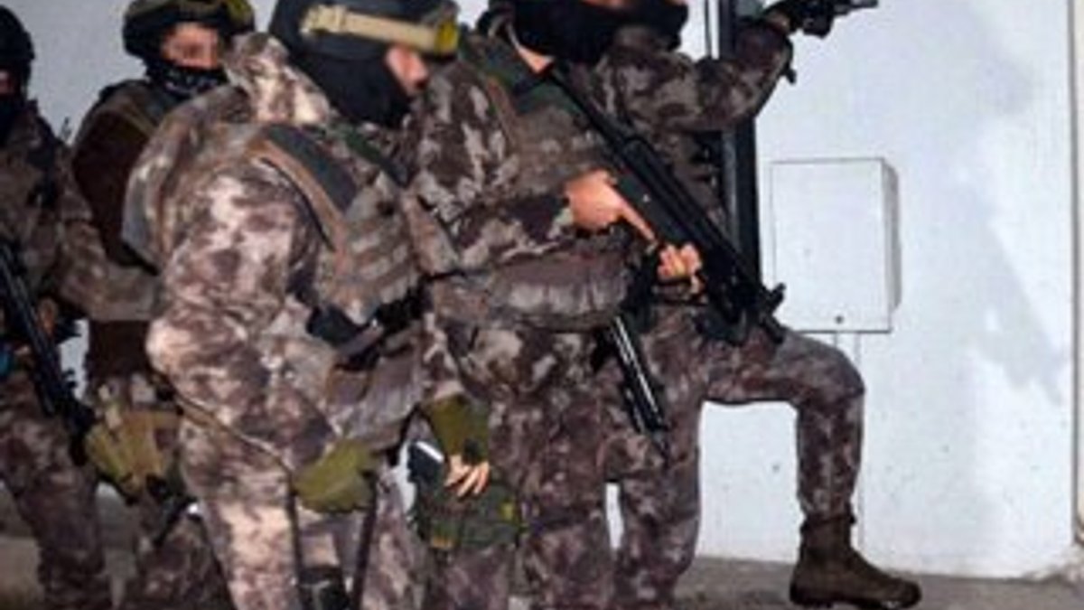 Eylem hazırlığındaki 12 PKK'lı İzmir'de yakalandı
