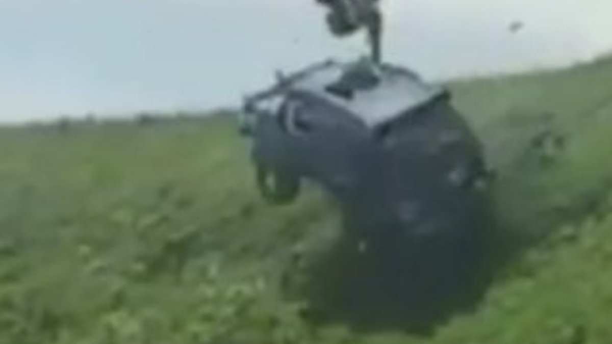 Rusya'da arazi aracı takla attı, sürücü camdan uçtu