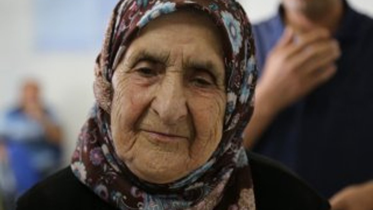 Artvin'de 106 yaşındaki nine kendi maaşını kendi çekiyor