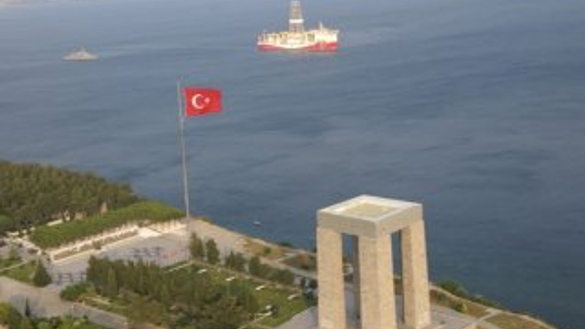Yavuz sondaj gemisi Çanakkale Şehitliği'ni selamladı