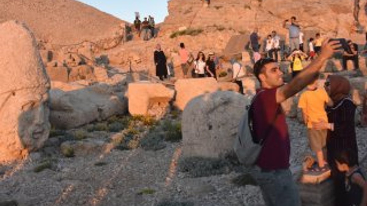 Nemrut Dağı turistlerin gözdesi oldu