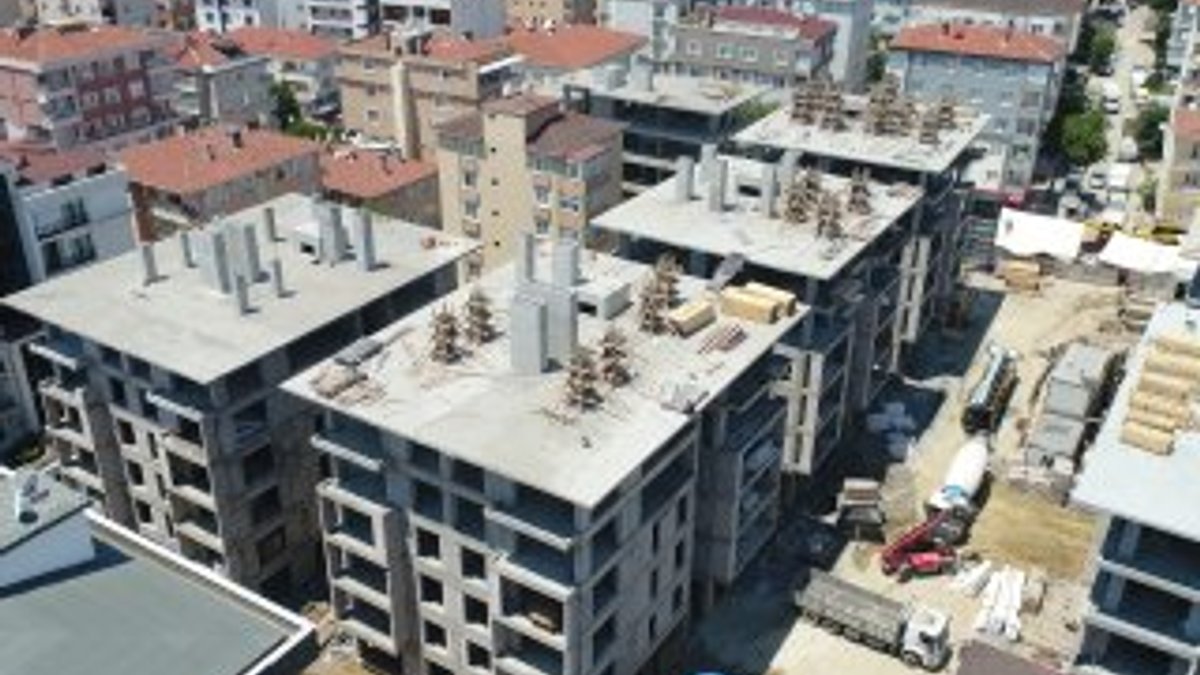 Kartal'da yıkılan binaların yerine yapılan yeni apartmanlar