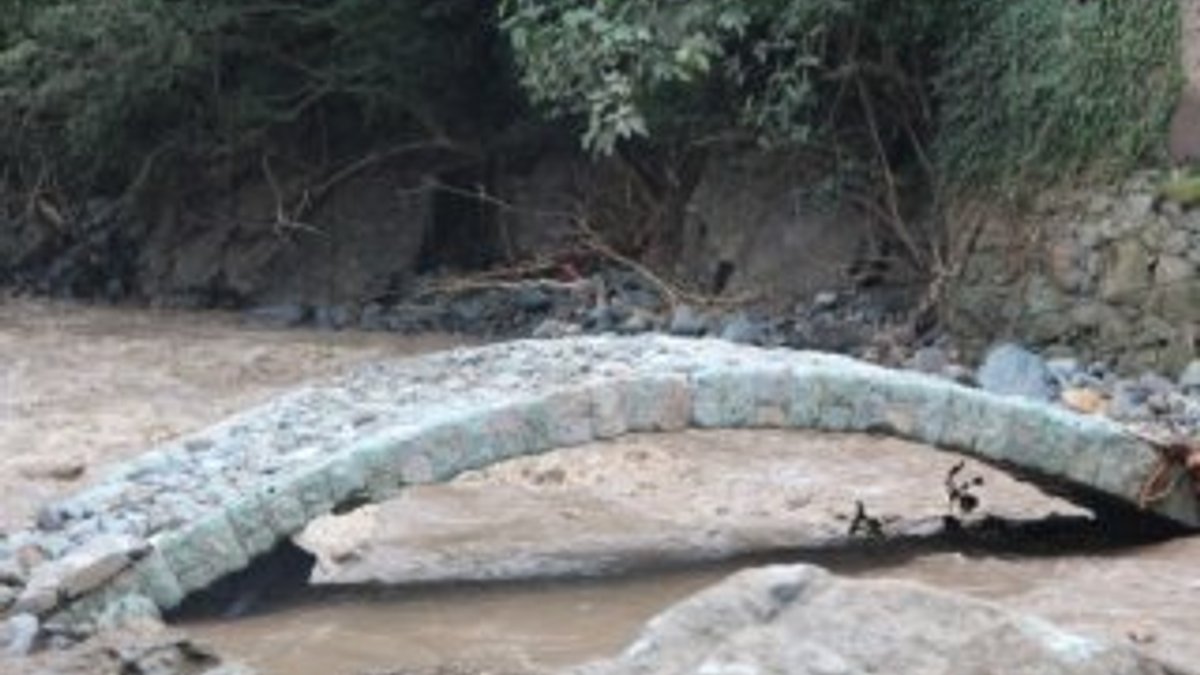 Araklı'daki selde bir tek tarihi köprü sağlam kaldı