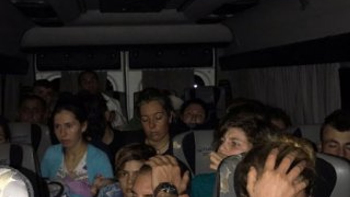 TEM'deki minibüsün içinden kaçak göçmenler çıktı