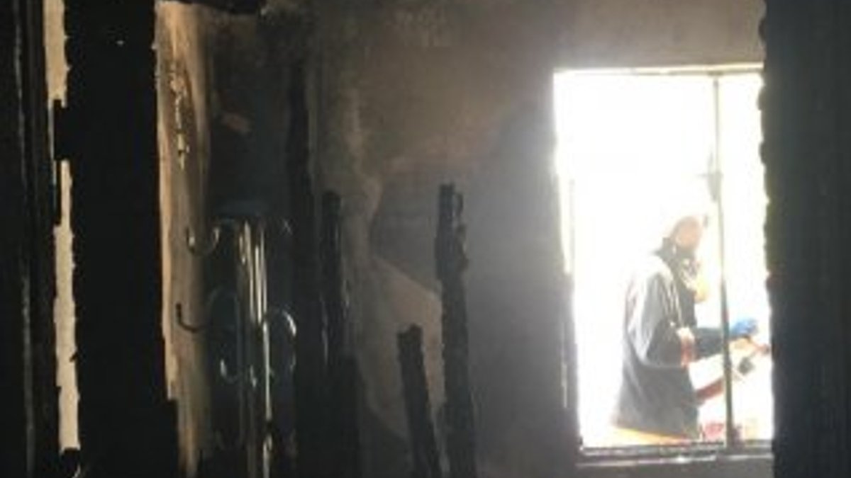 Mersin'de cinnet getiren şahıs evi ateşe verdi