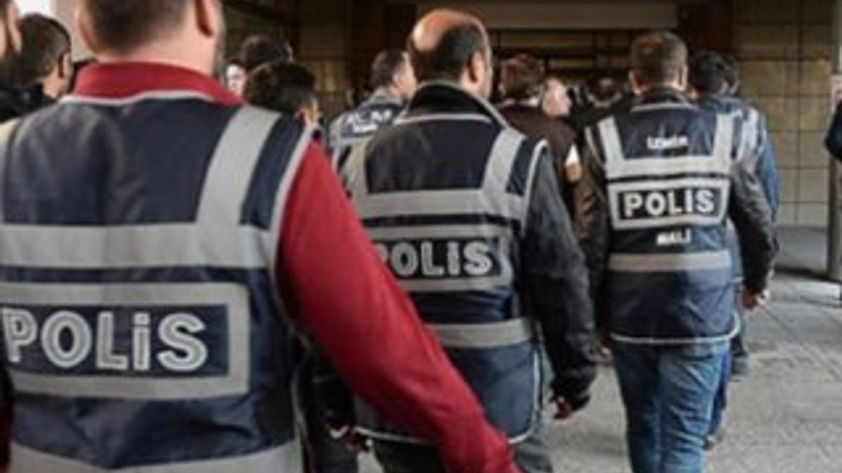 İzmir'de FETÖ operasyonu: 42 gözaltı kararı