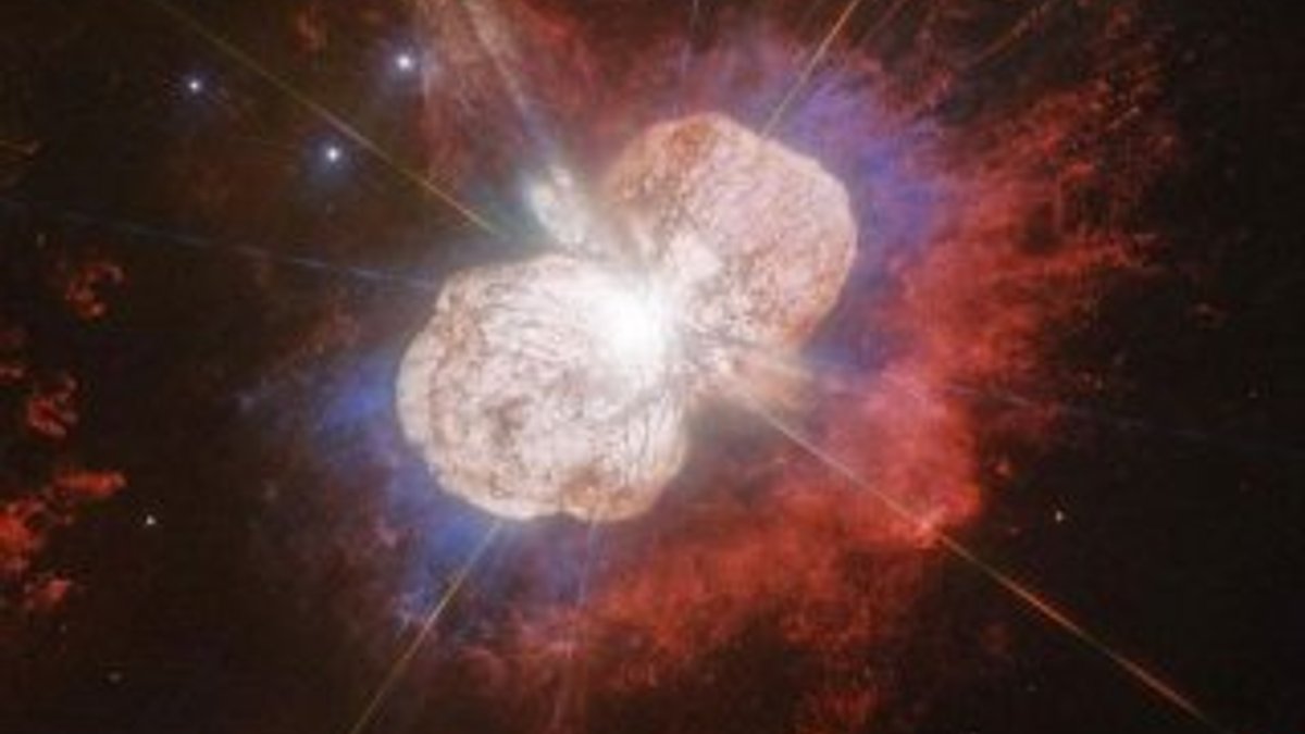 Hubble teleskobu 170 yıl önceki patlamayı kaydetti