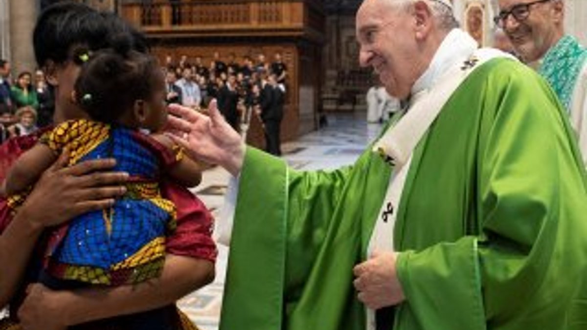 Papa'dan göçmenleri koruma çağrısı