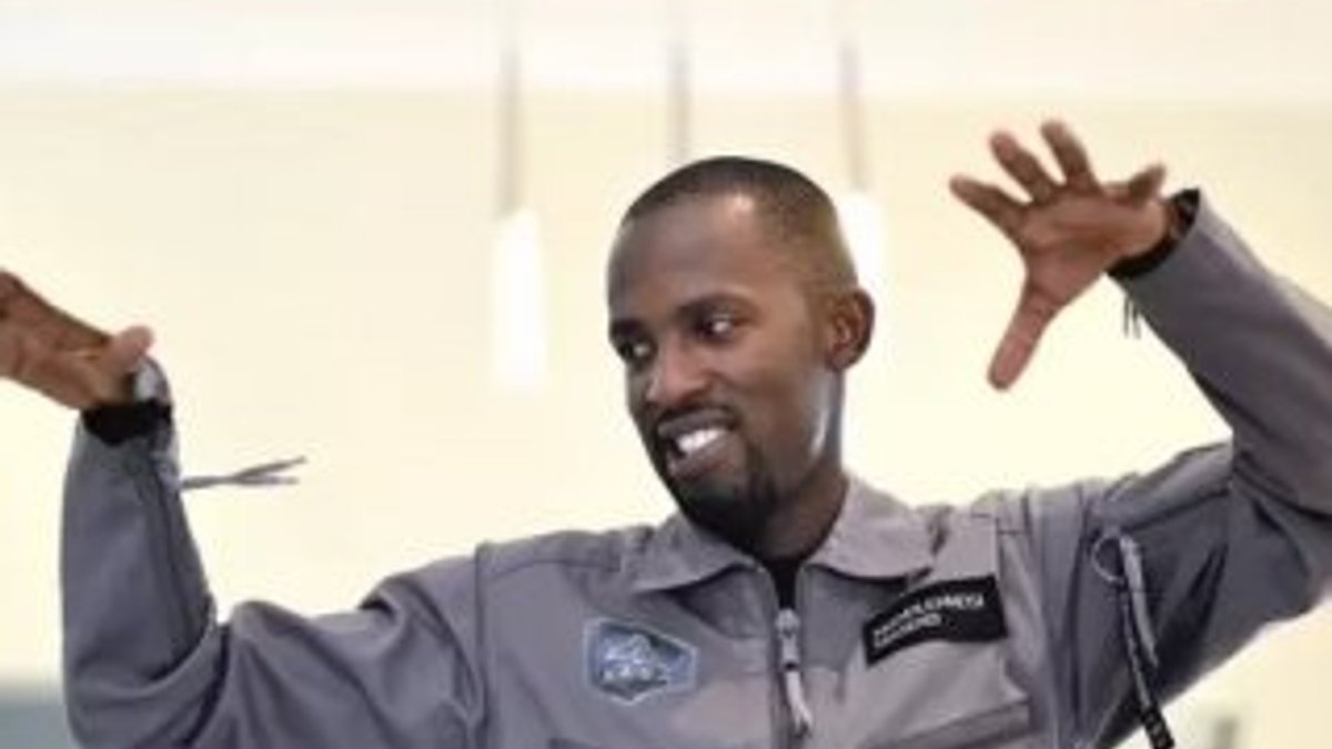 Uzaya çıkma fırsatı yakalayan Afrikalı kaza geçirdi