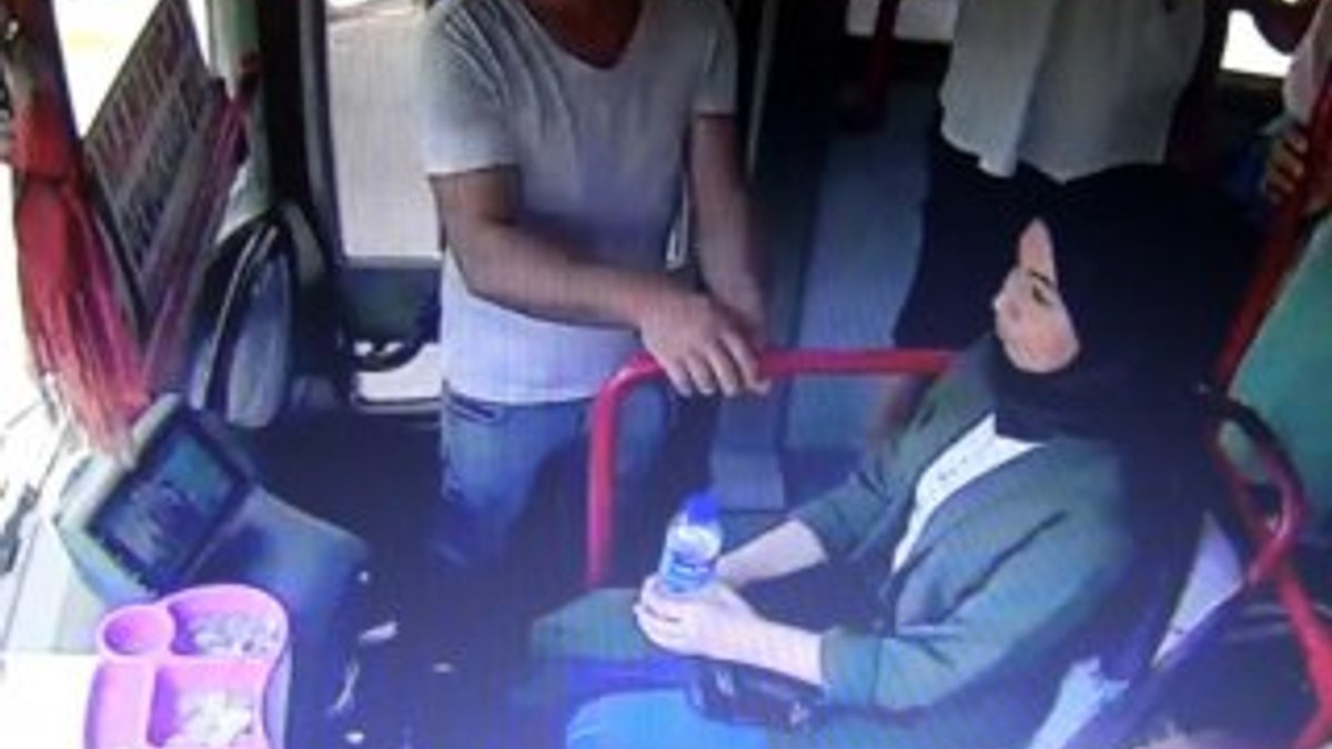 Antalya'da yolcu minibüsünde korkunç kaza anı