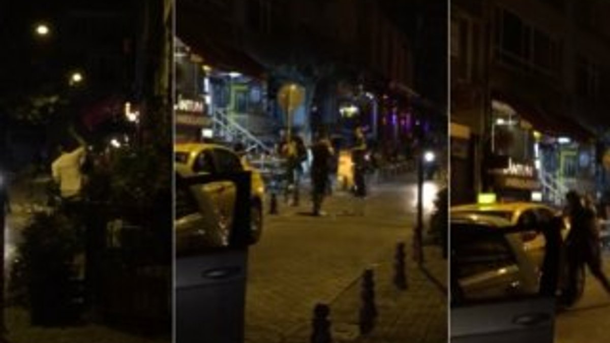 Kadıköy'de taksicinin kafasında şişe kırdılar