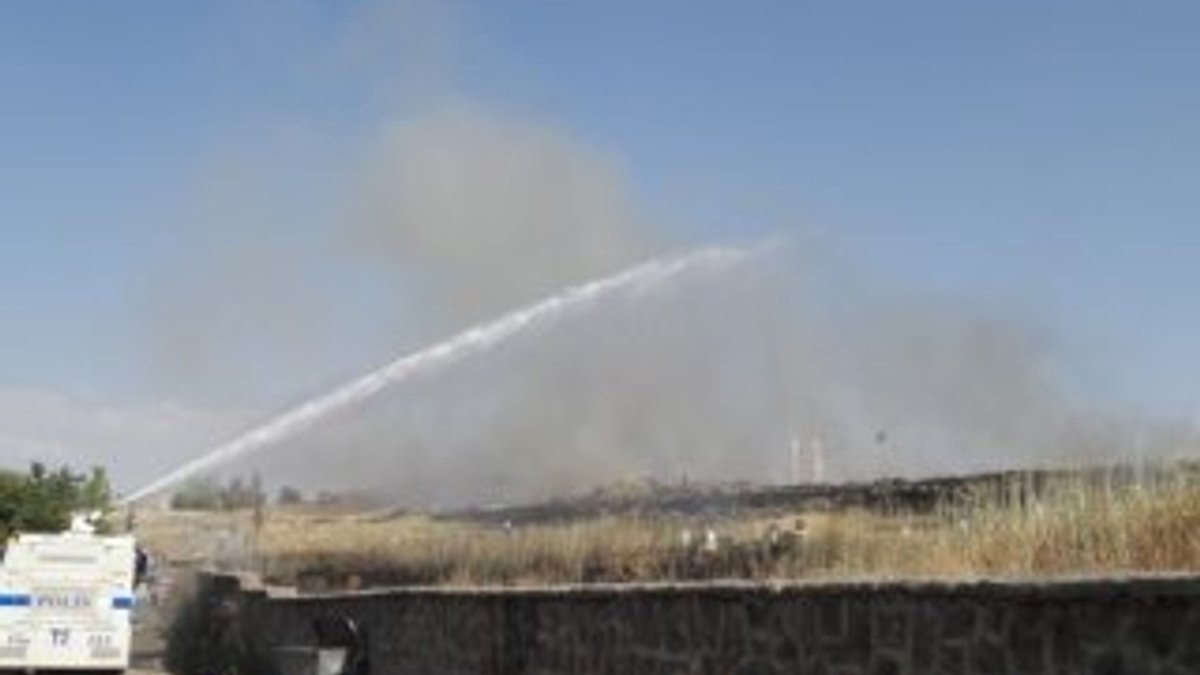 Mardin'de anız yangınına TOMA müdahale etti
