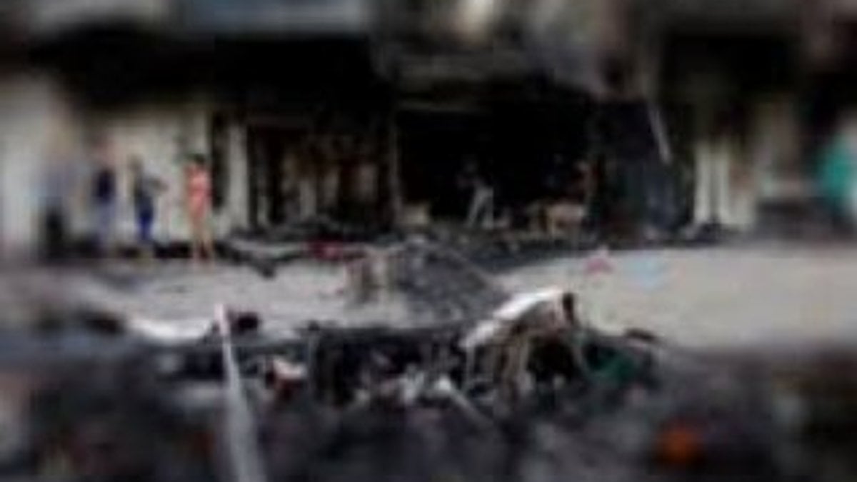 Afrin'de bomba yüklü araçla saldırı: 11 ölü, 30 yaralı