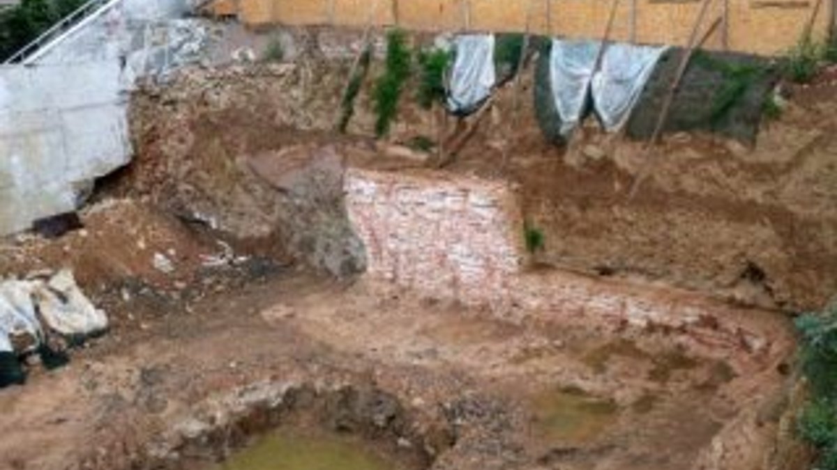 Kadıköy'de inşaat kazısında tarihi kalıntılar çıktı.