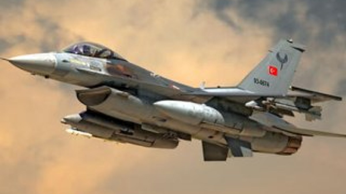 Kuzey Irak'ta PKK sığınakları bombalandı