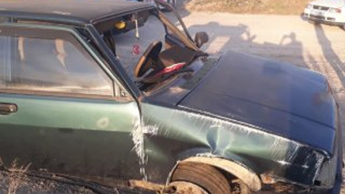 Kütahya'da araç bariyerlere çarptı: 1 yaralı