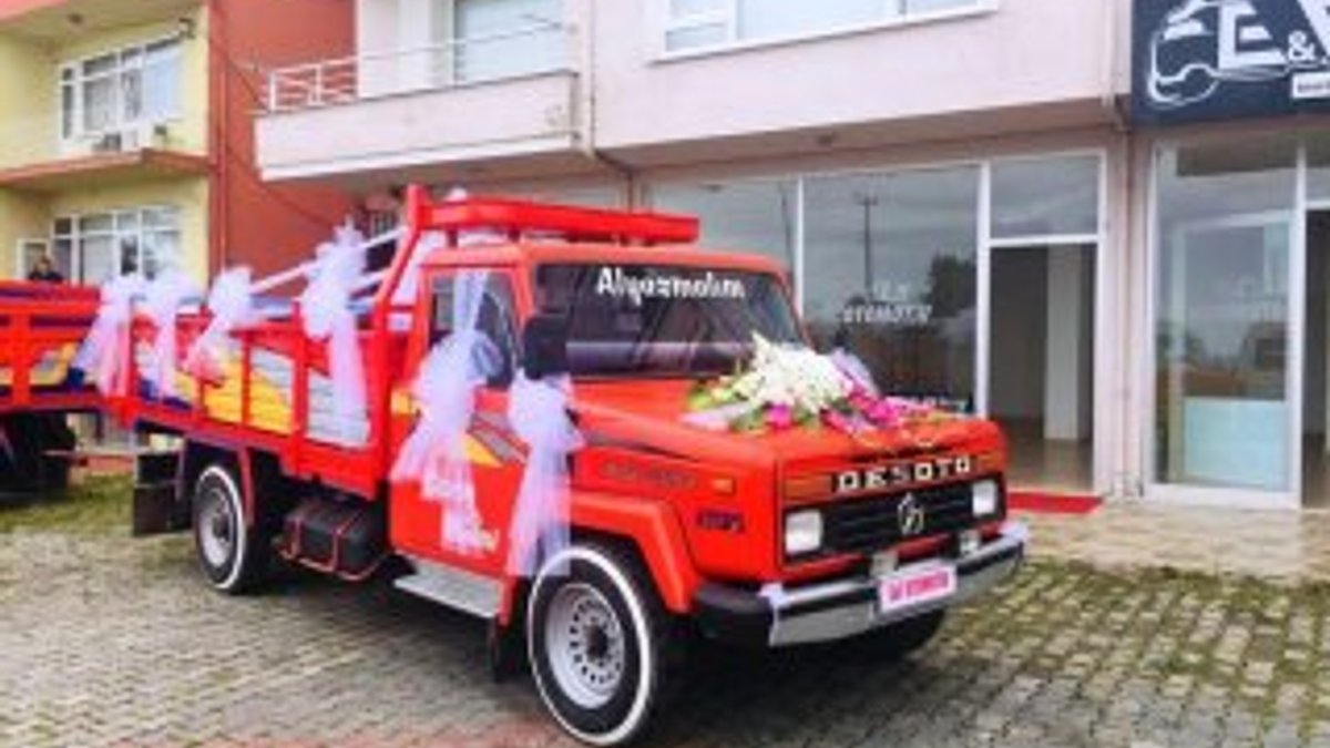 Düğün arabası yerine kırmızı kamyonla gelin almaya gitti