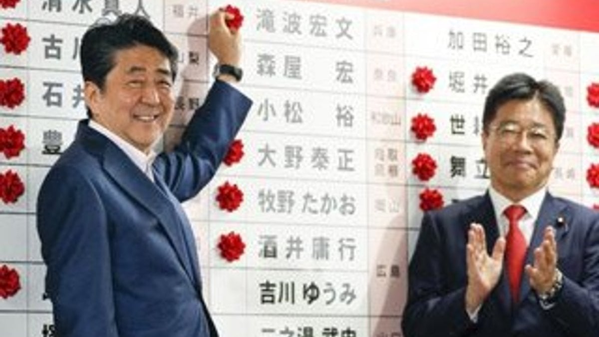 Japonya’da Senato seçimlerinin galibi Şinzo Abe
