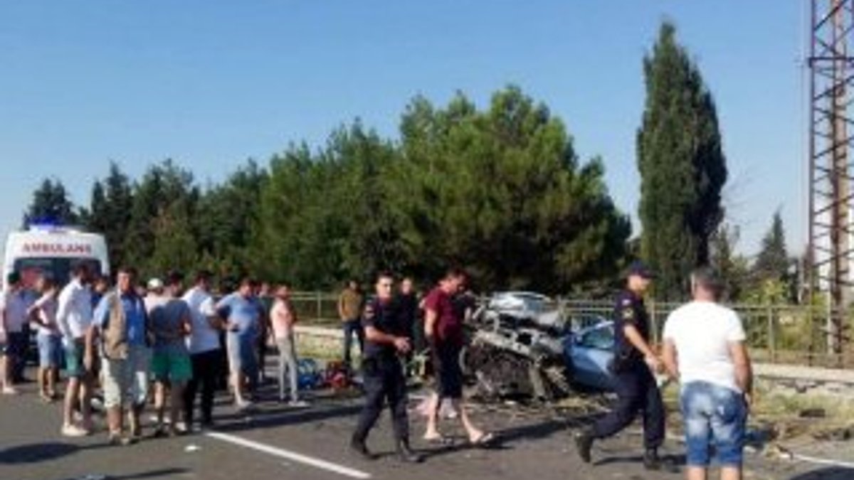 Edirne'de otomobil duvara çarptı: 4 ölü, 2 yaralı