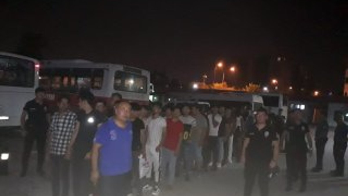Adana'da Afganistan uyruklu 99 mülteci sınır dışı edildi