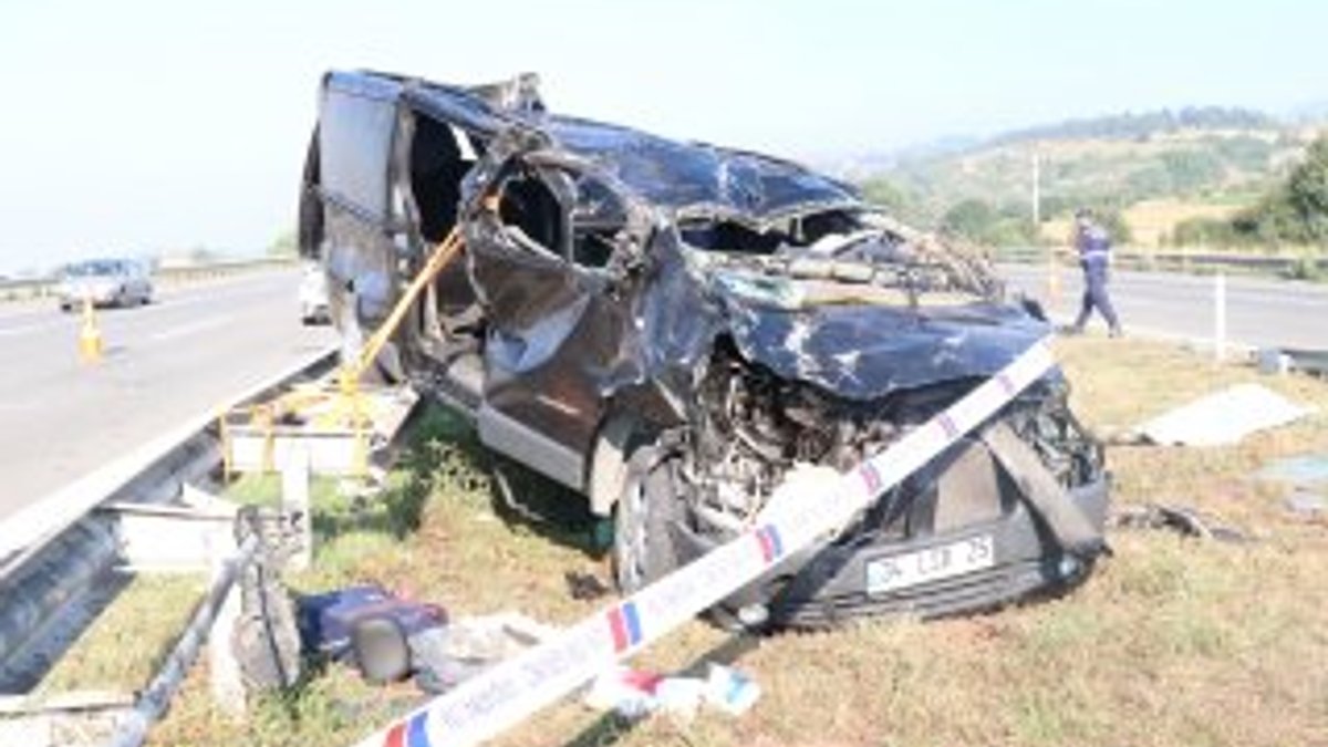 Bolu'da minibüs takla attı: 2 ölü, 10 yaralı