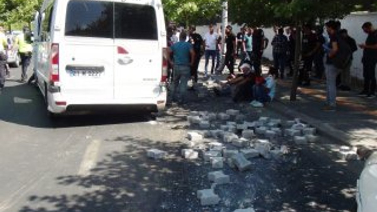 Diyarbakır'da minibüs makas attı: 15 yaralı
