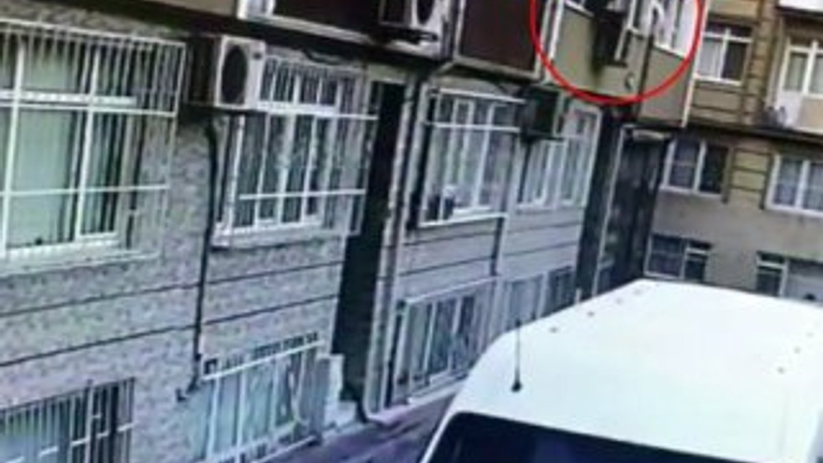 İstanbul'daki hırsızlık anları kameraya yansıdı