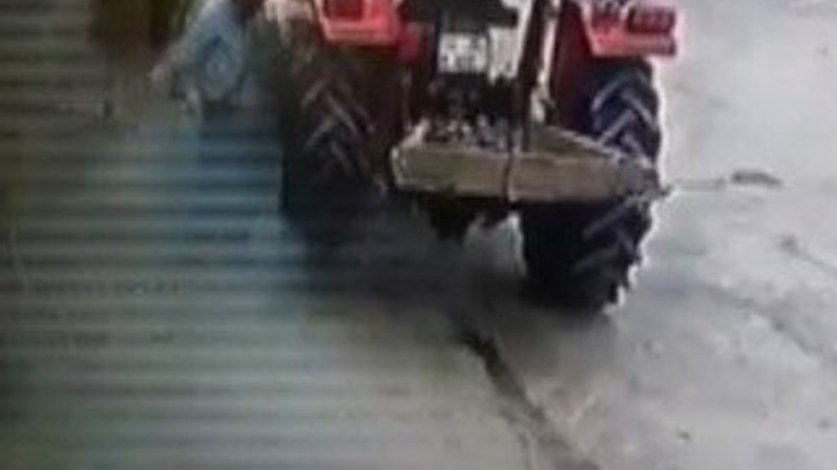 Patlayan traktör lastiği sürücüyü yaraladı