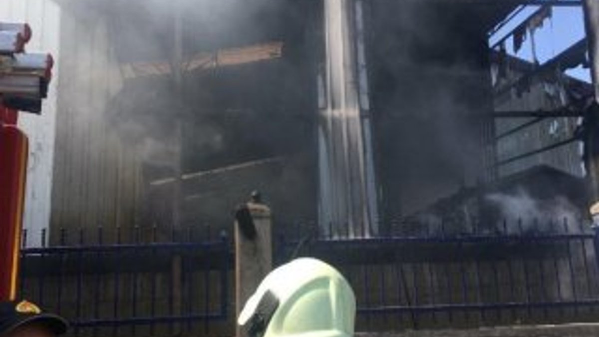 Manisa'da yedek parça fabrikasında yangın