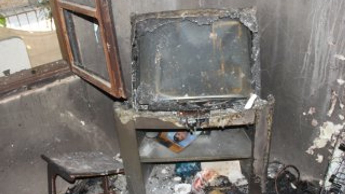Adana'da uyuşturucu bağımlıları evi kundakladı