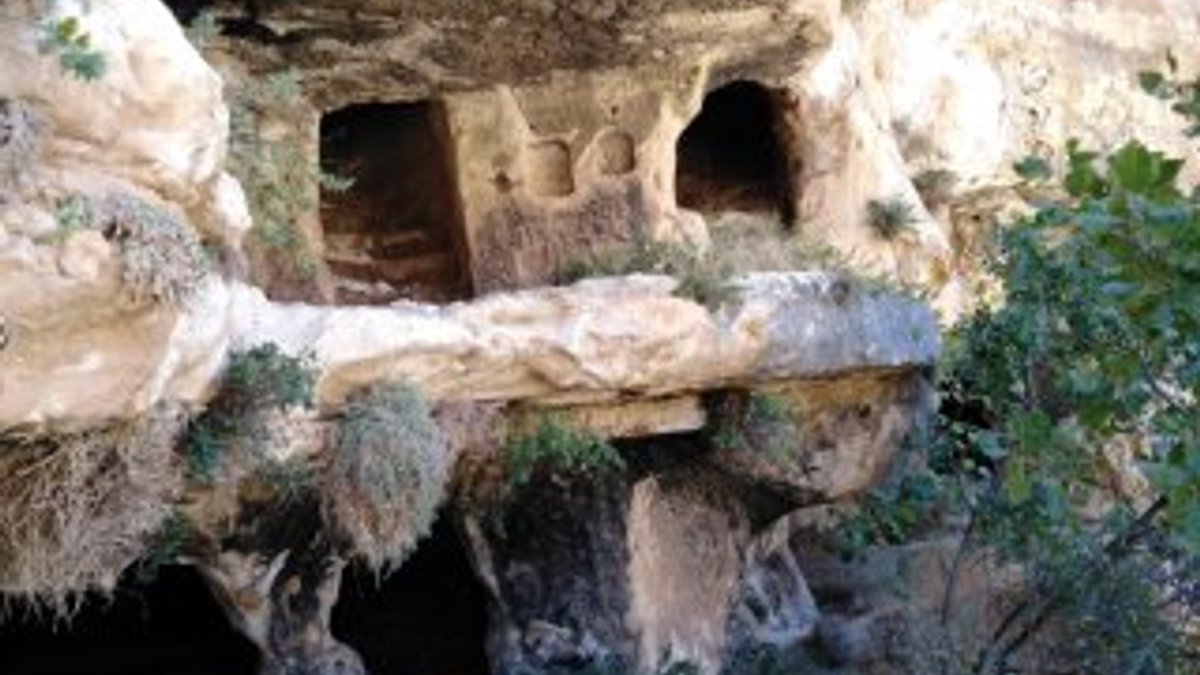Adıyaman'da 1800 yıllık üç katlı mağaralar bulundu