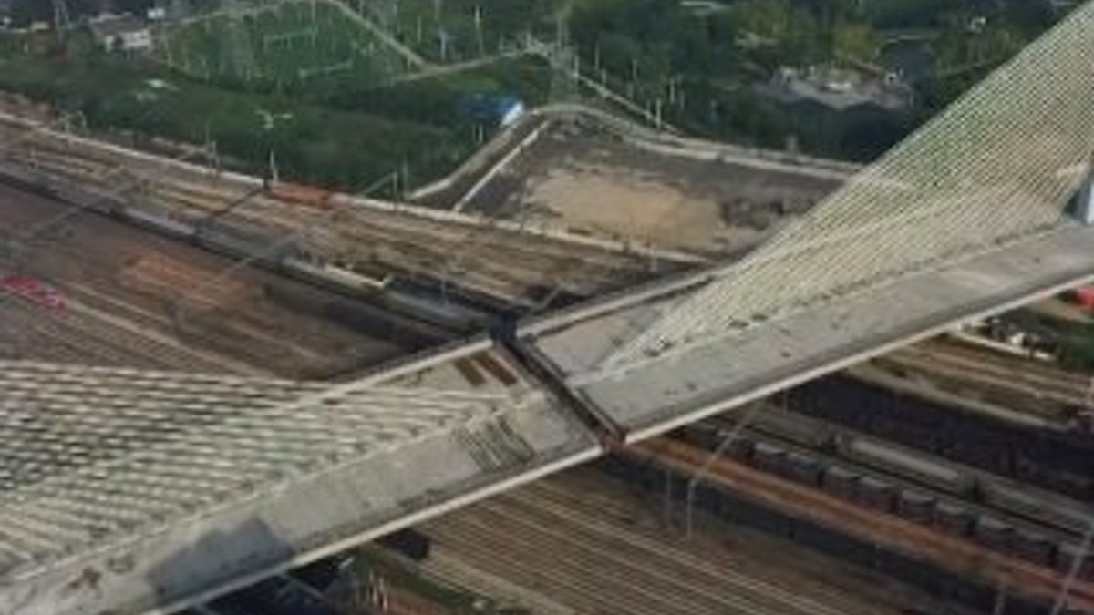 Çin'de 81 bin tonluk köprünün kurulumu