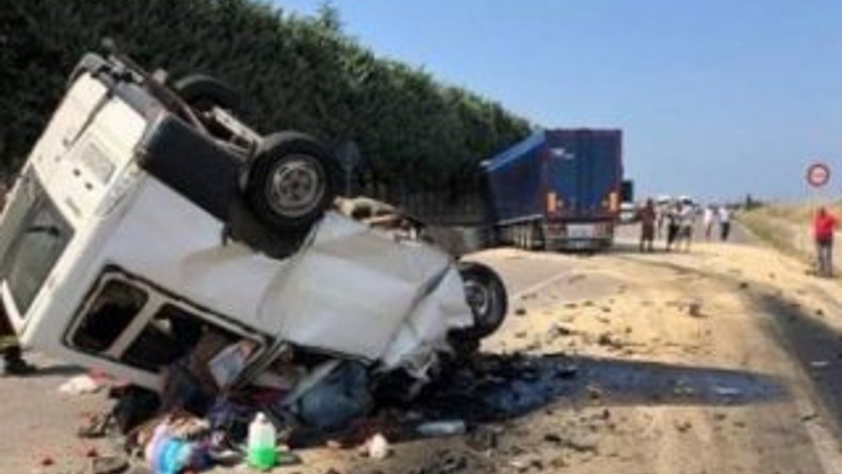 İtalya'da zincirleme trafik kazası:1 ölü, 1 yaralı