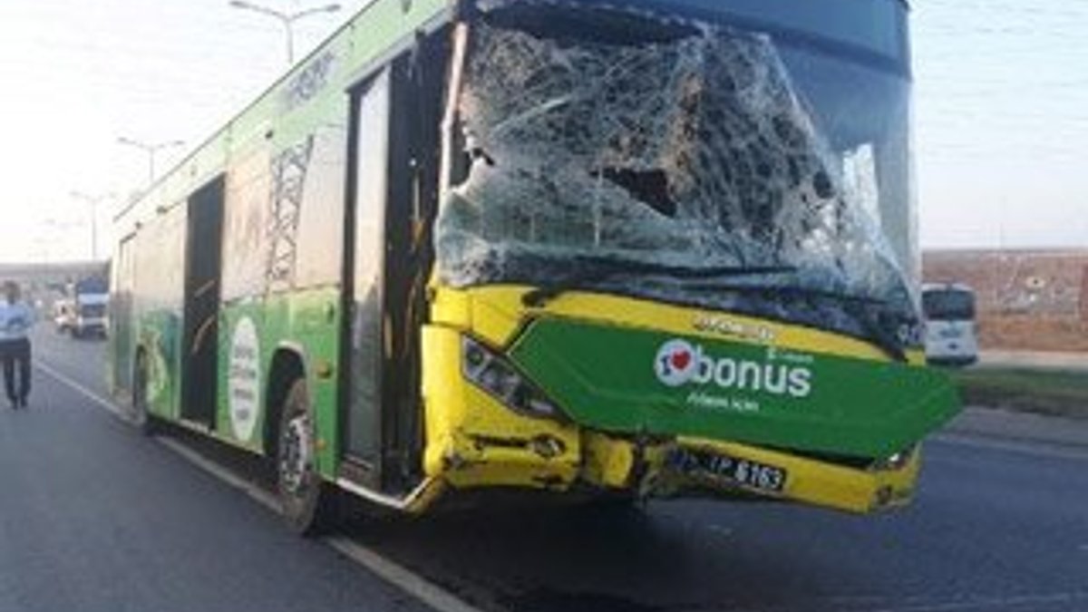 Sultangazi'de İETT otobüsü minibüse çarptı: 6 yaralı