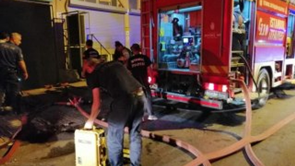 Pendik'te iş yeri yangını mahalleliyi korkuttu
