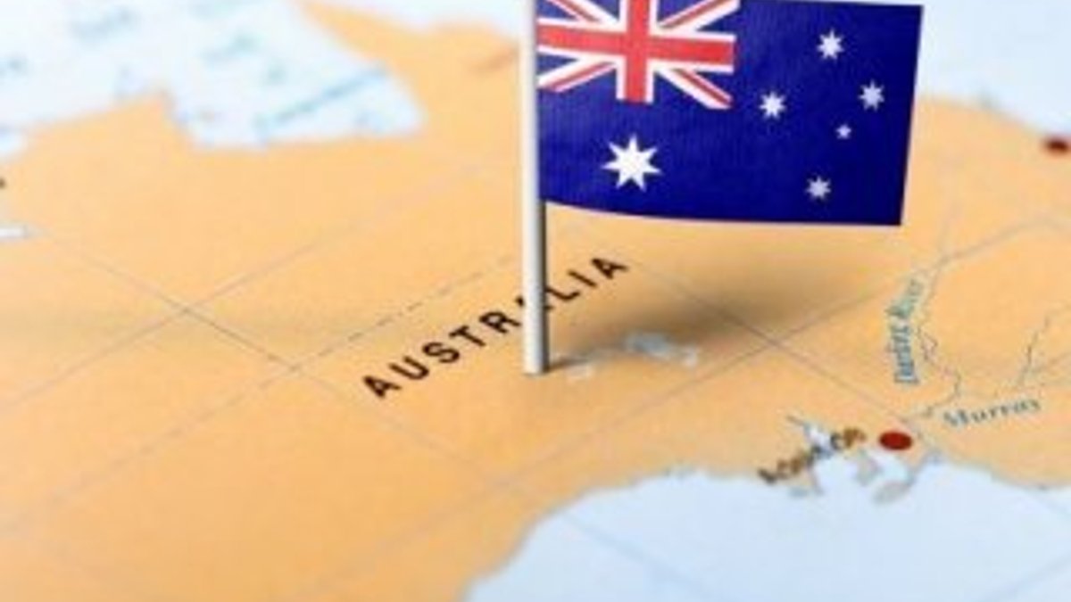 Avustralya'da hükümeti eleştiren memur işinden oldu