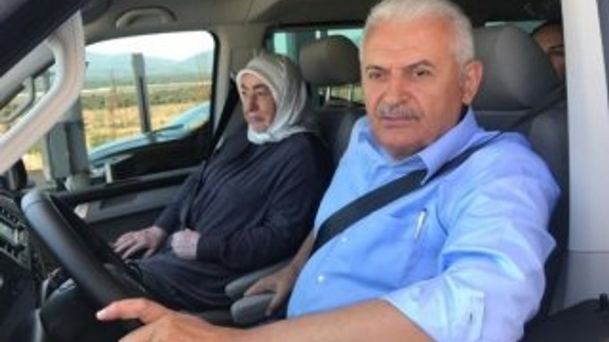 Binali Yıldırım, İstanbul-İzmir otoyolunda araba sürdü