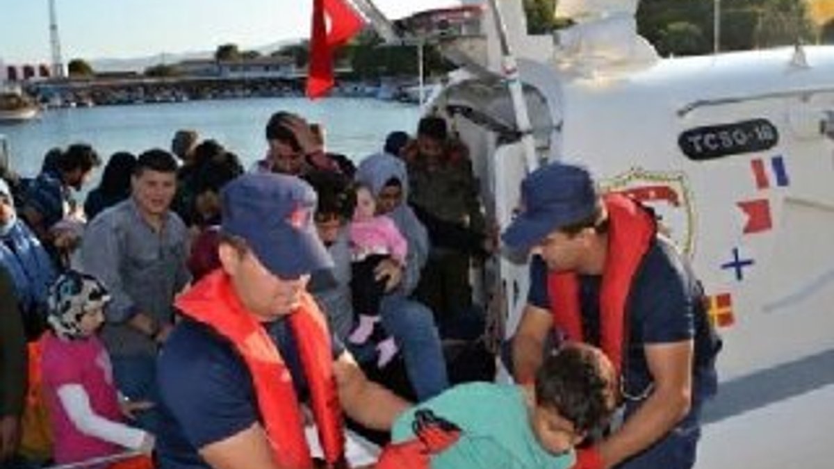 Foça ve Çeşme'de toplam 93 kaçak göçmen yakalandı