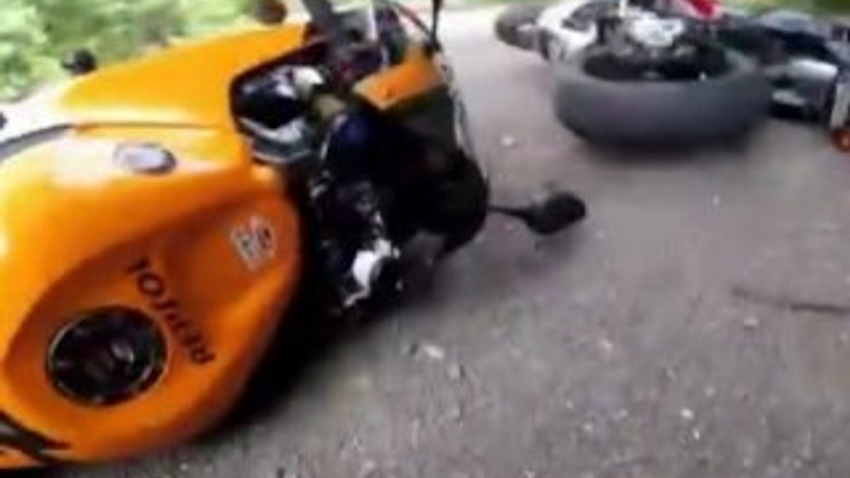 Sarıyer’de hız yapan motosikletliler çarpıştı